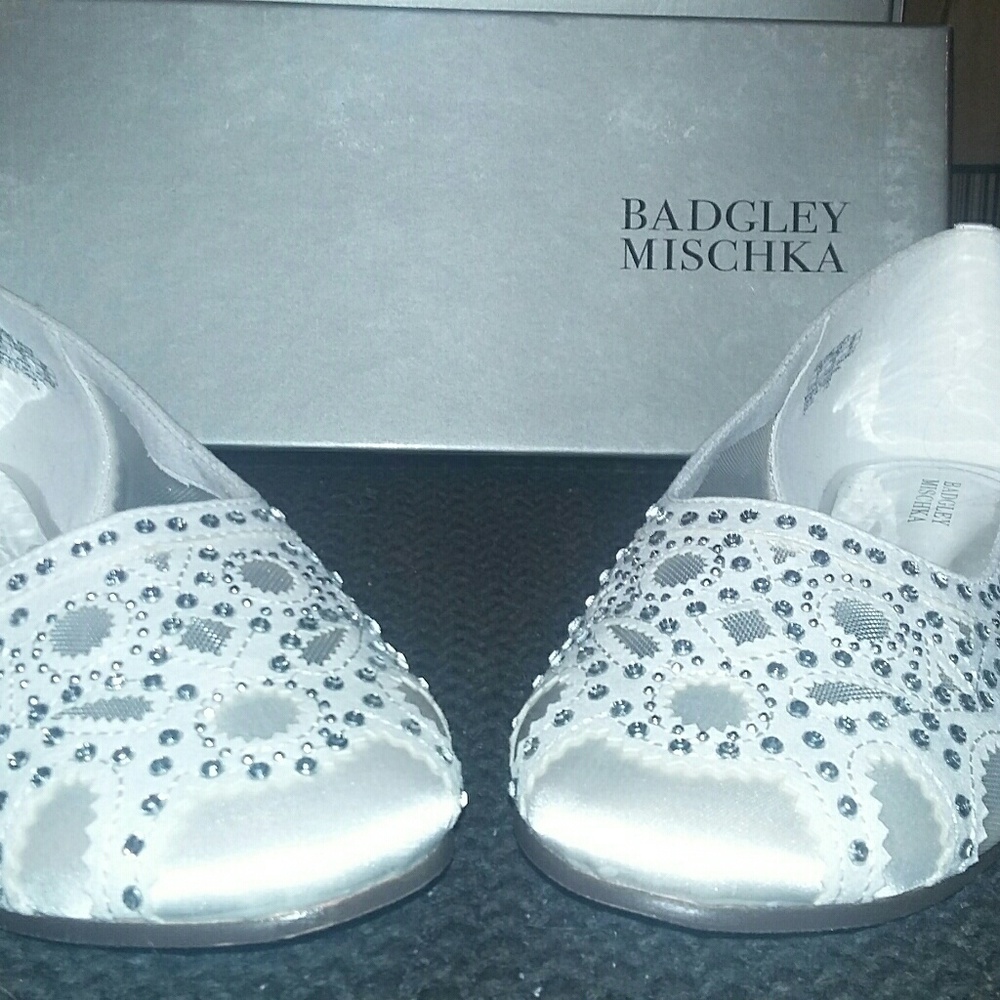 Badgley Mischka "Gigi Gems" kids white size 2 & 4